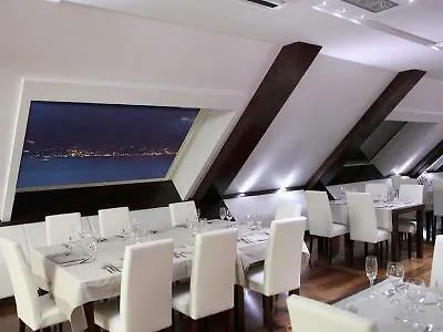 E' Hotel