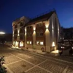 E' Hotel