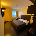 Hotel E'