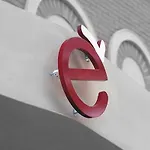 E'