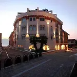 E' 4*