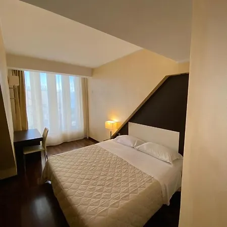 E' Hotel 4*