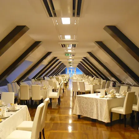 فندق إيه' 4*