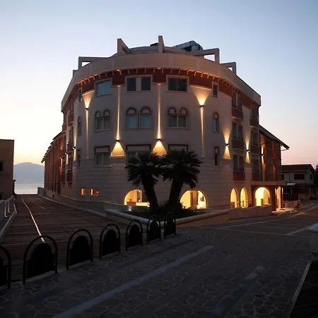 Hotel E' 4*