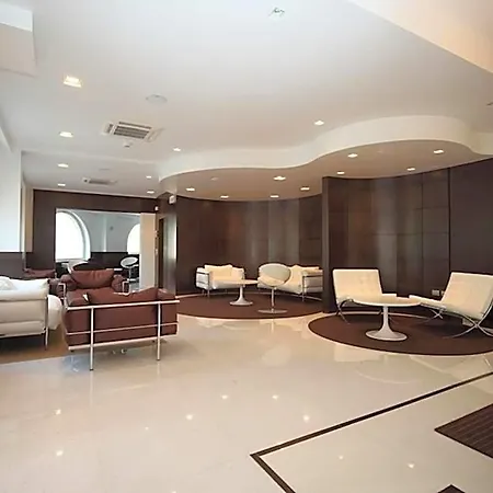 Hotel E'
