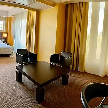E' Hotel 4*