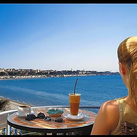 Hotel E'