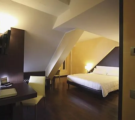 E' Hotel 4*