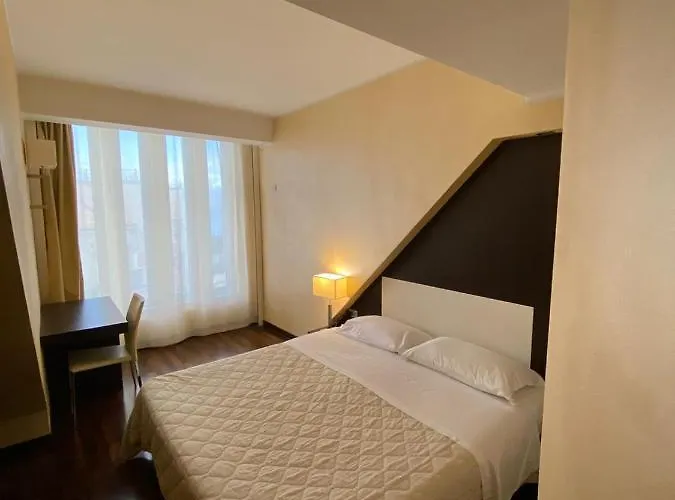 E' Ξενοδοχείο 4*